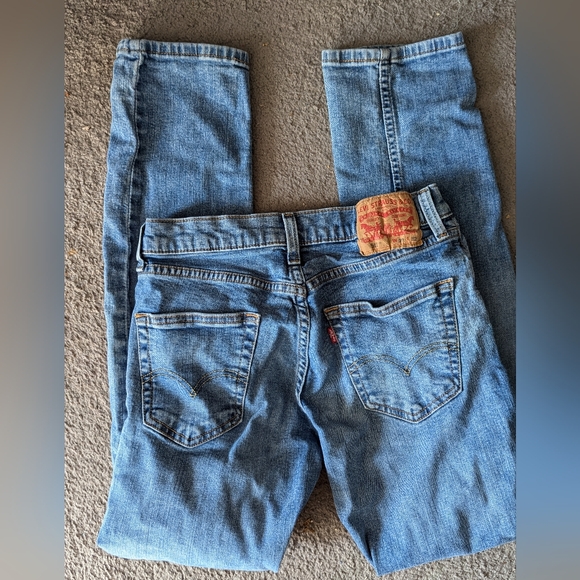EUC Levi's Jeans - Picture 3 of 4